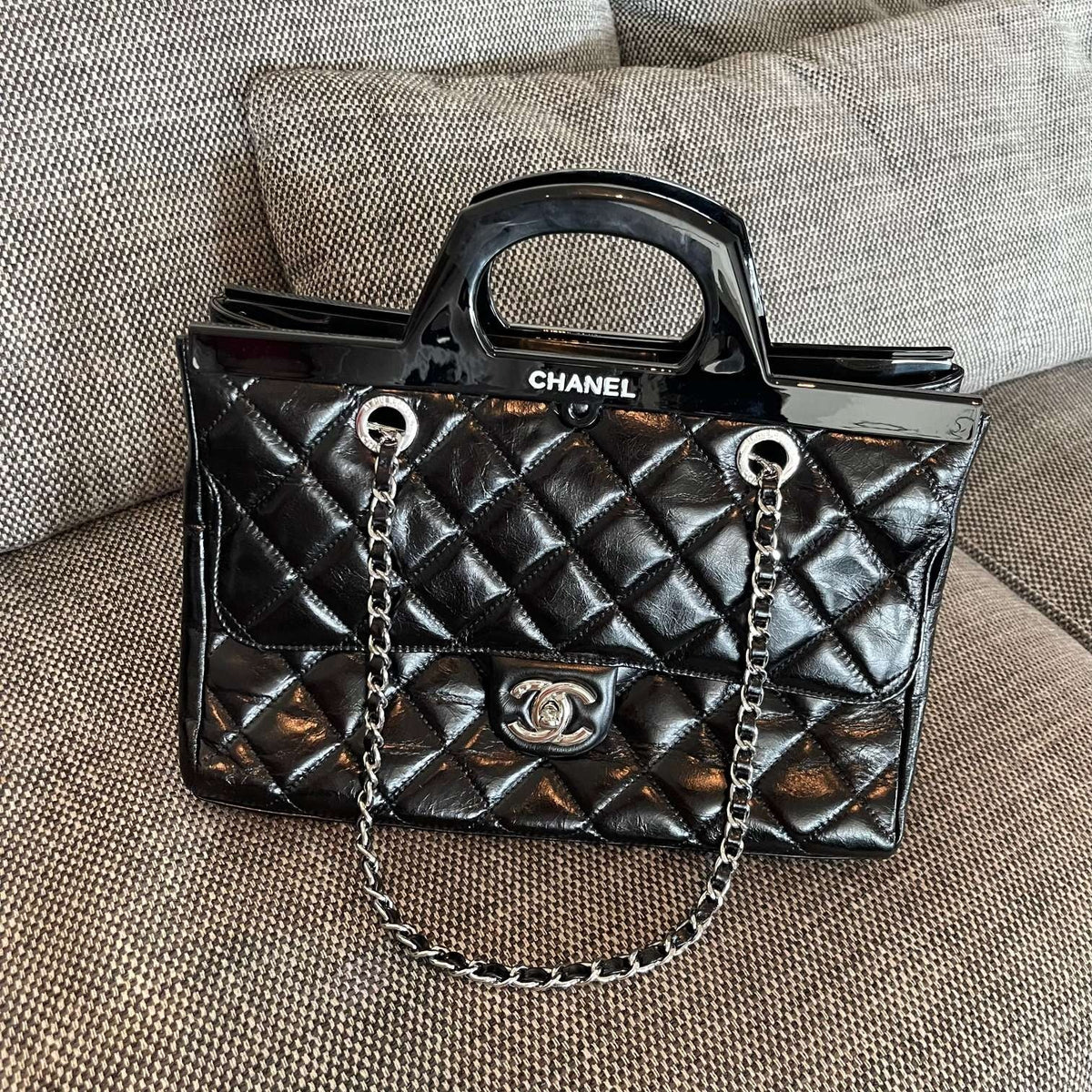 C*C 2026 Delivery Tote Bag 30cm Black Glossy Calfskin