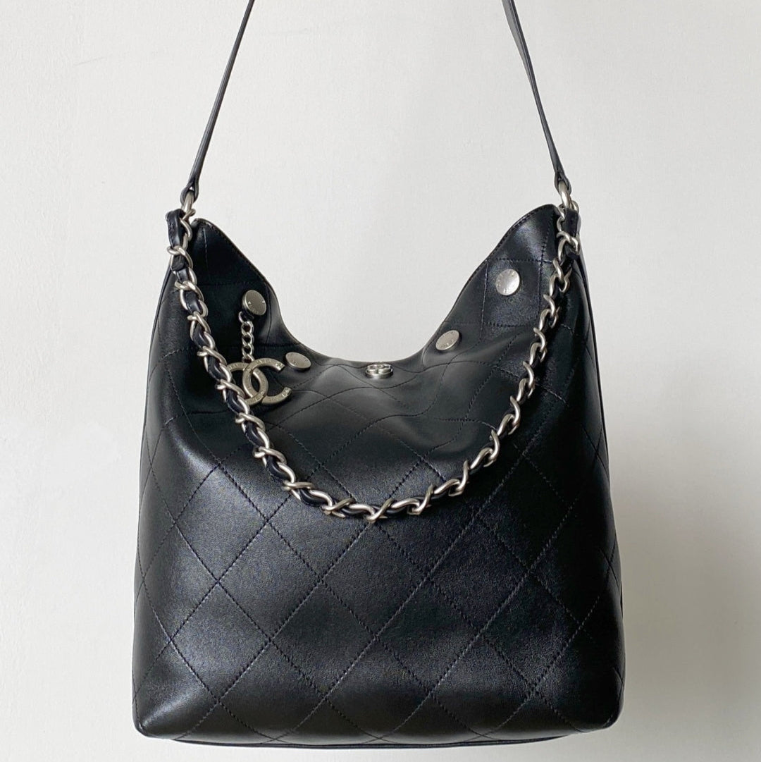 C*C vintage hobo bag 31 black lambskin