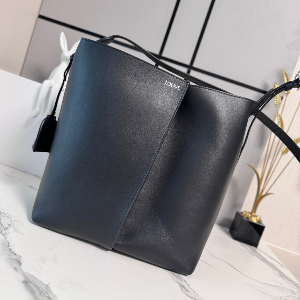 L*ew Bilbao Bucket Smooth Calfskin