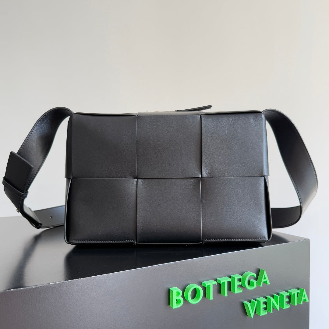 B*V Arco Camera Bag Leather