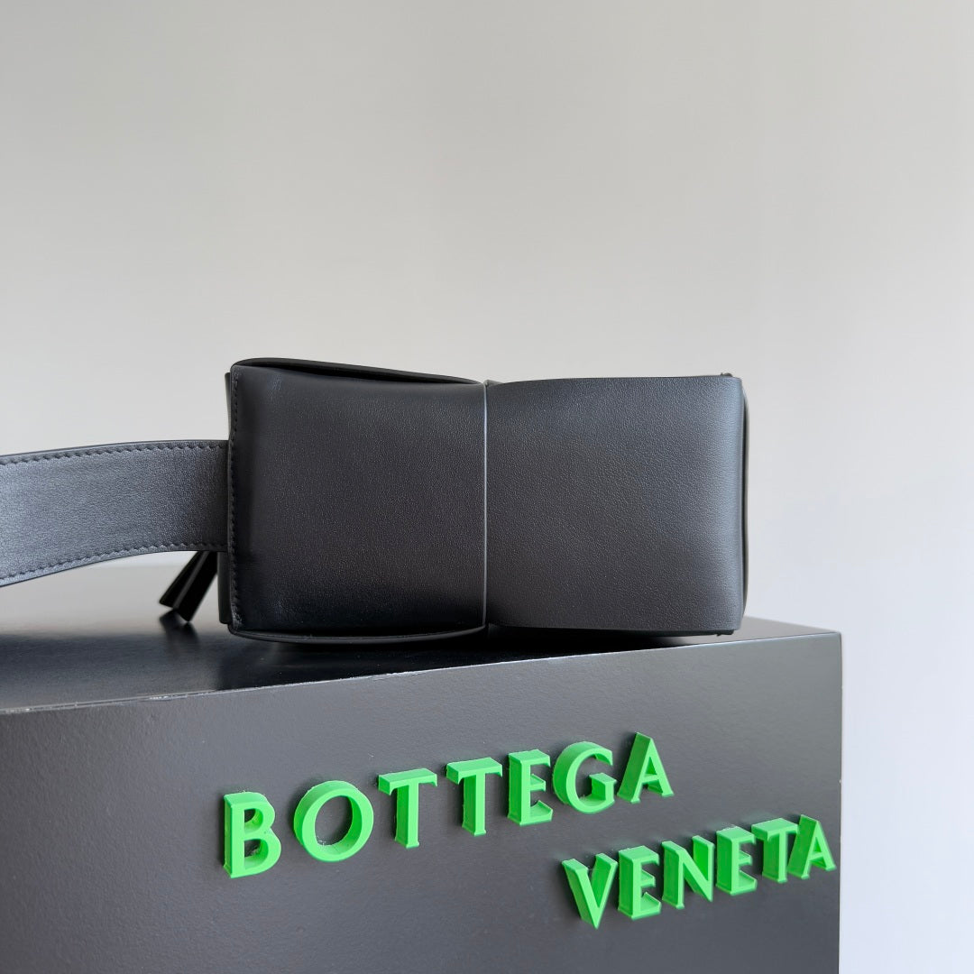 B*V Arco Camera Bag Leather
