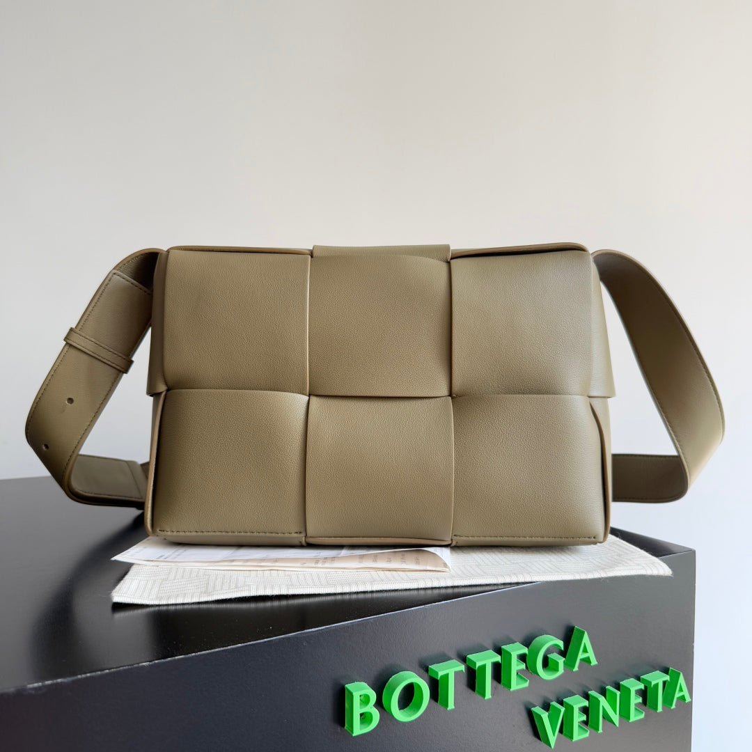 B*V Arco Camera Bag Leather