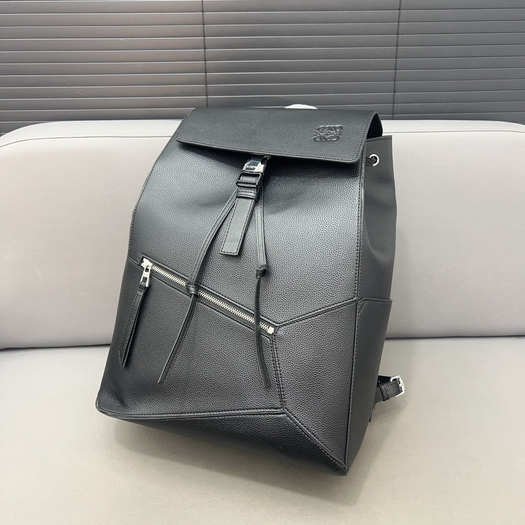 L*E SMALL 44 CONVERTIBLE BACKPACK IN BLACK CLASSIC CALFSKIN