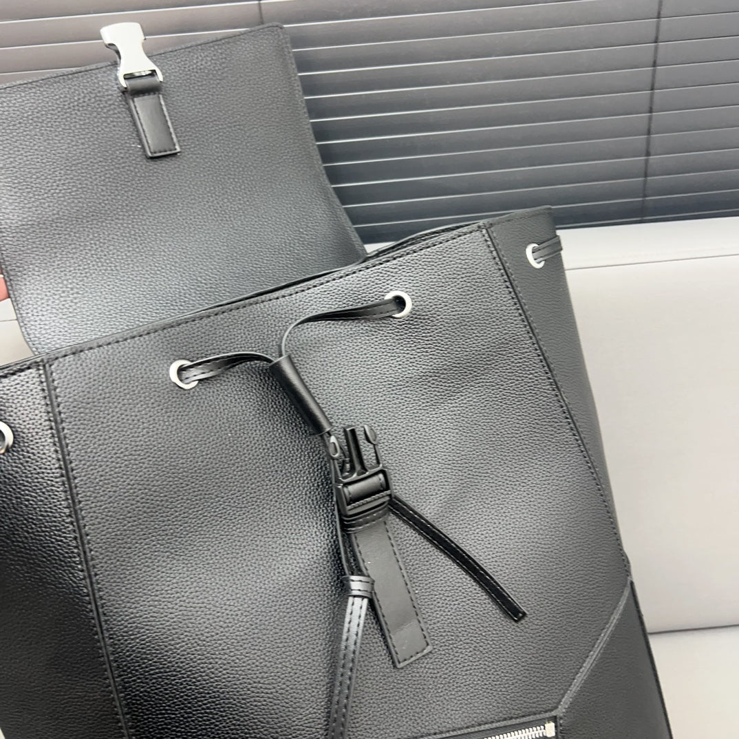 L*E SMALL 44 CONVERTIBLE BACKPACK IN BLACK CLASSIC CALFSKIN