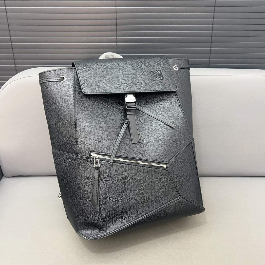 L*E SMALL 44 CONVERTIBLE BACKPACK IN BLACK CLASSIC CALFSKIN
