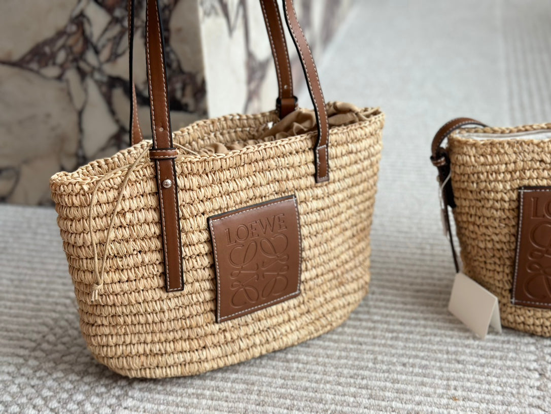 L*E 27 SUMMER WOVEN BASKET IN NATURAL RAFFIA