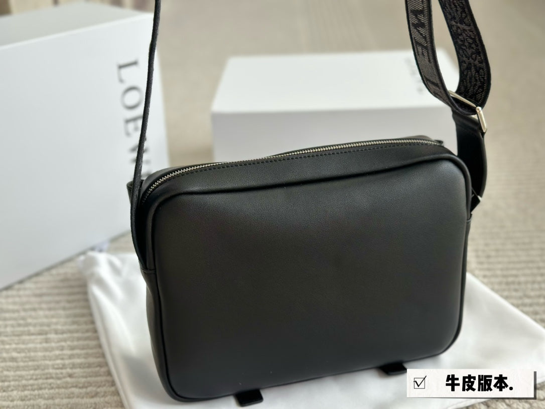 XS MILITARY MESSENGER BAG CALFSKIN