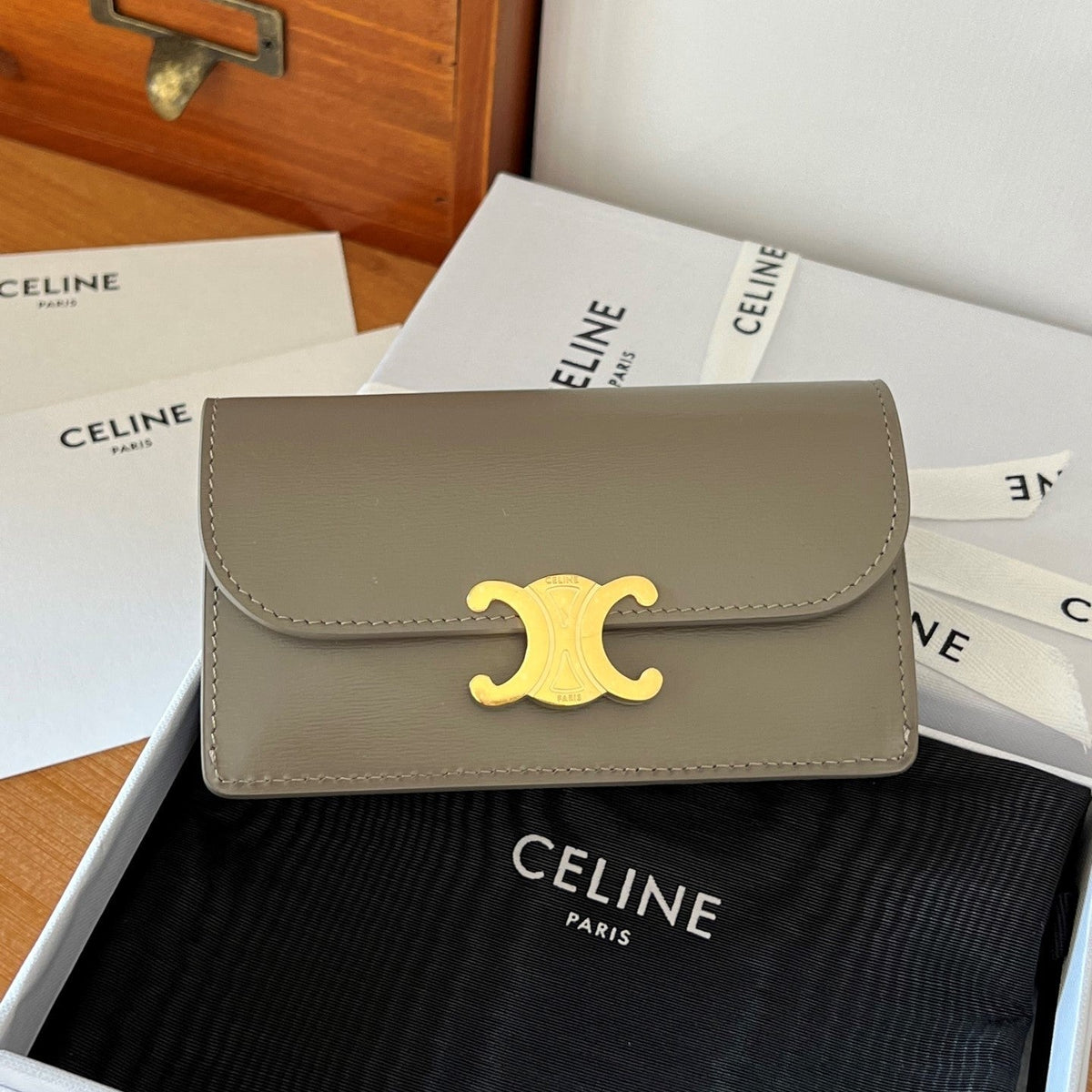 TRIOMPHE 10 Flap Wallet Card Holder Shiny Cafskin