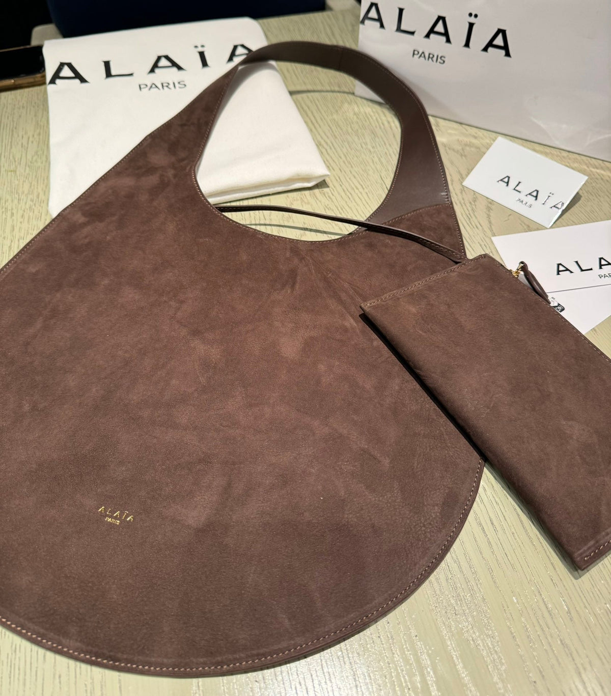 MEDIUM HOBO BAG 39 IN CHOCOLATE SUEDE