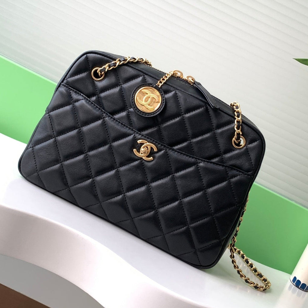 Ch*nel 2025 Camera 24cm Bag Black Quilted Leather