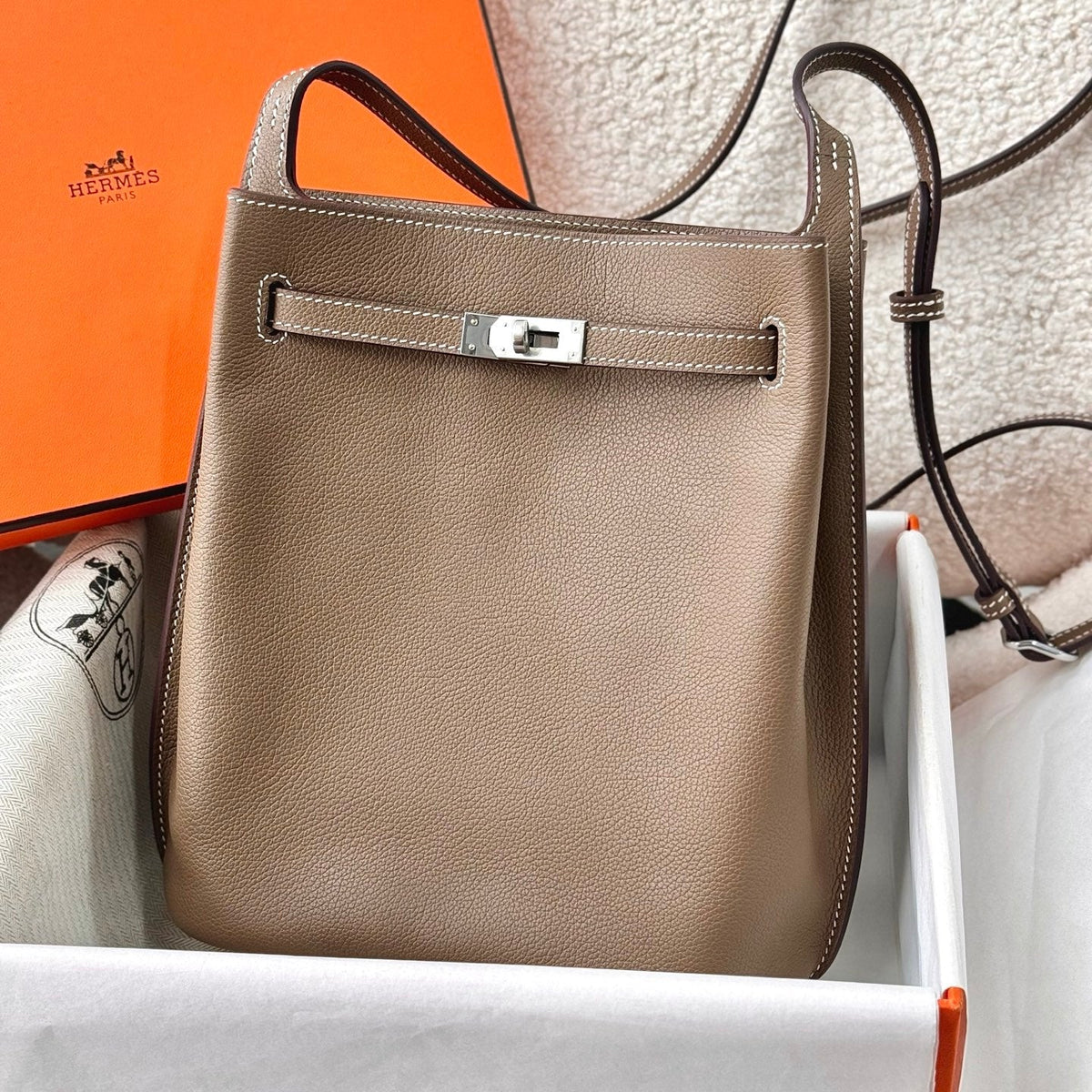 H*M So Kelly Shoulder Bag Cowhide