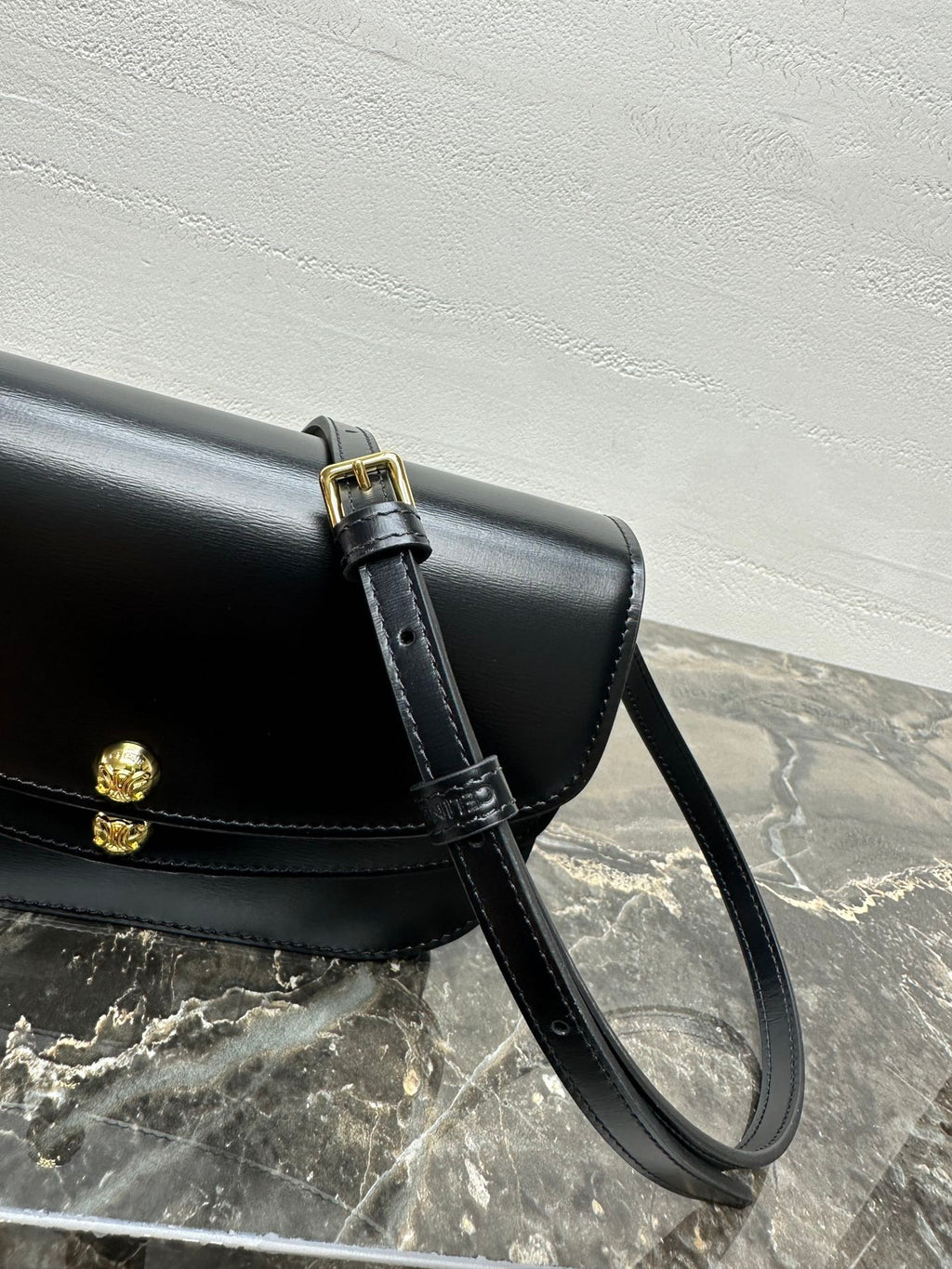 C*lin Duo Wallet On Strap Triomphe Black Calfskin