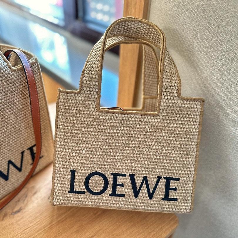 L*E FONT TOTE RAFFIA