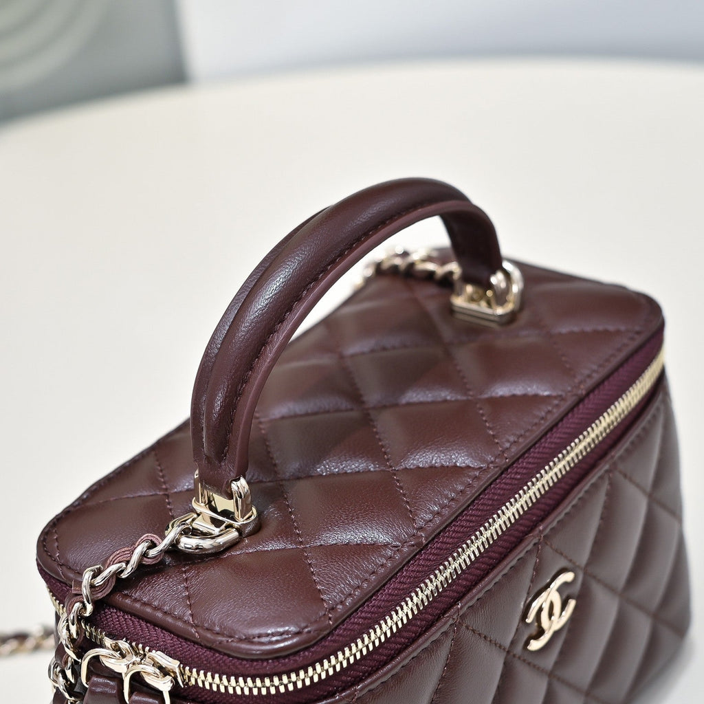 C*C 26s Vanity Case Deep Quilted Lambskin