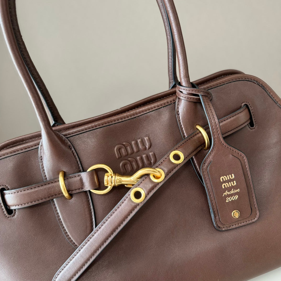 M*u*M*u popular vintage tote bag sheepskin