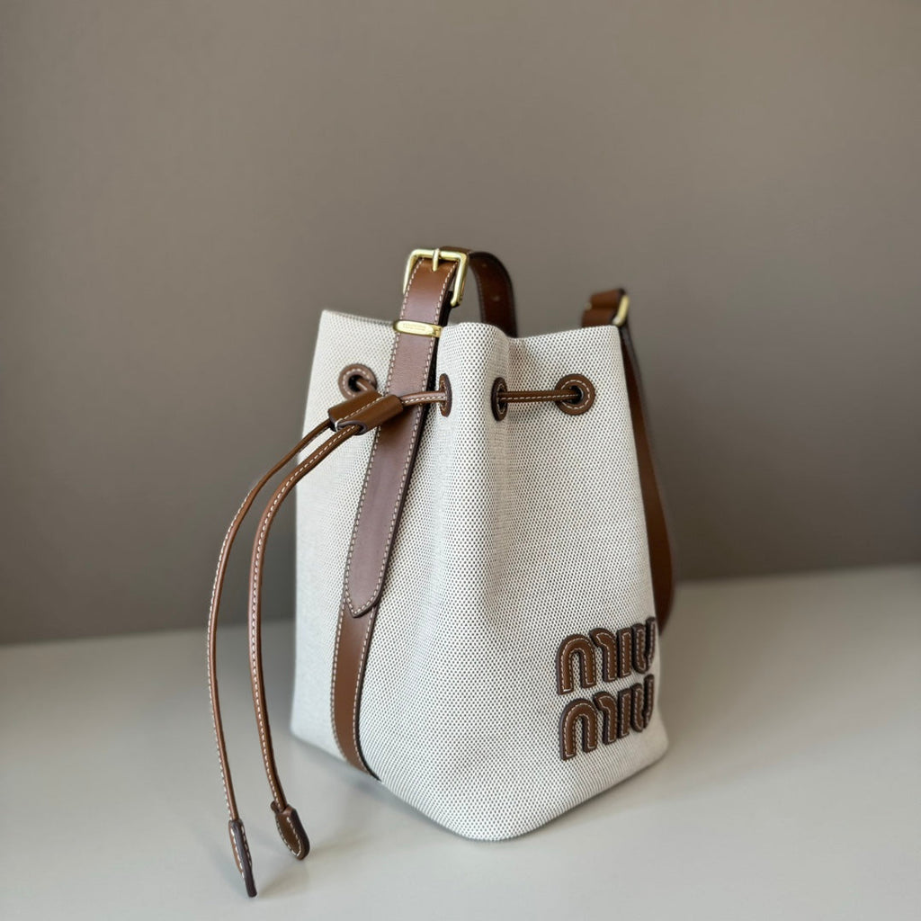 M*u*M*u bucket bag 22.5cm white brown denim