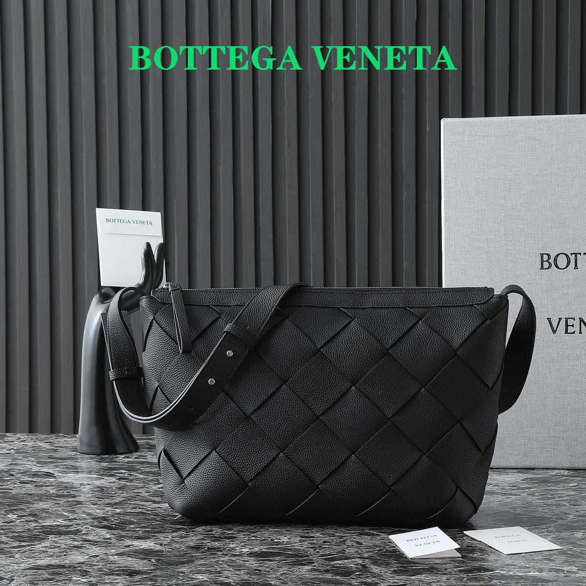 B*V 25S DIAGO HOBO 39 IN BLACK GRAIN COWHIDE