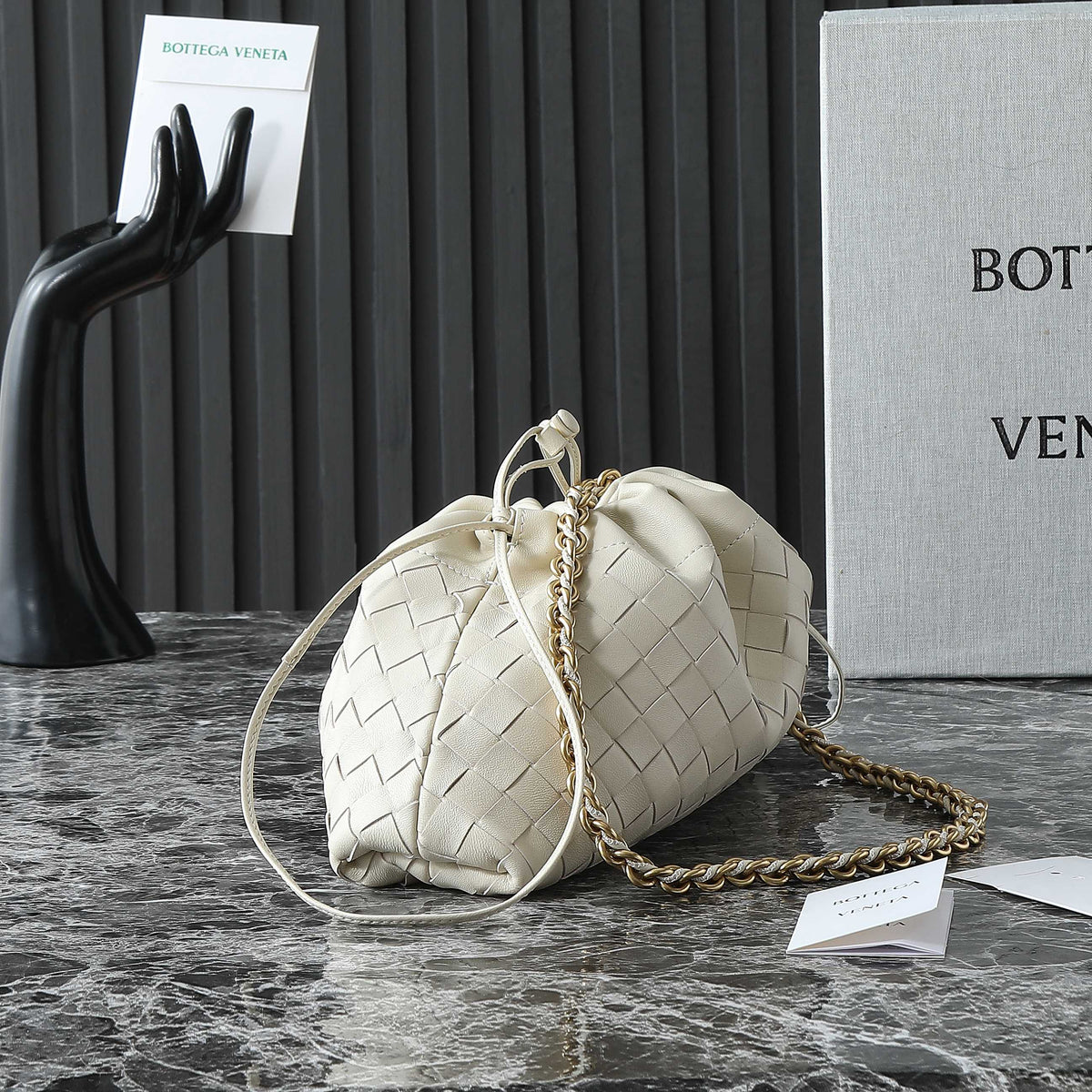 B*V Dustbag Notte 33cm With Chain White Calfskin HW