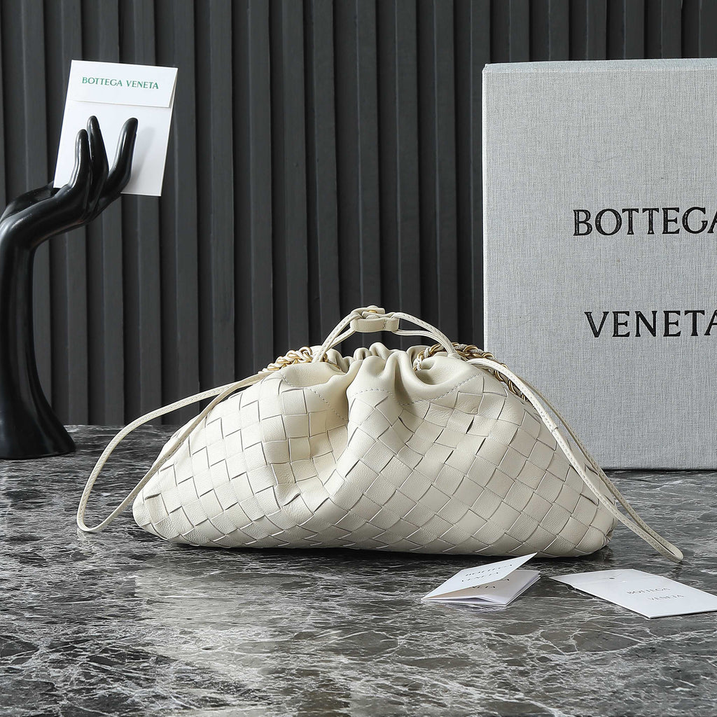 B*V Dustbag Notte 33cm With Chain White Calfskin HW