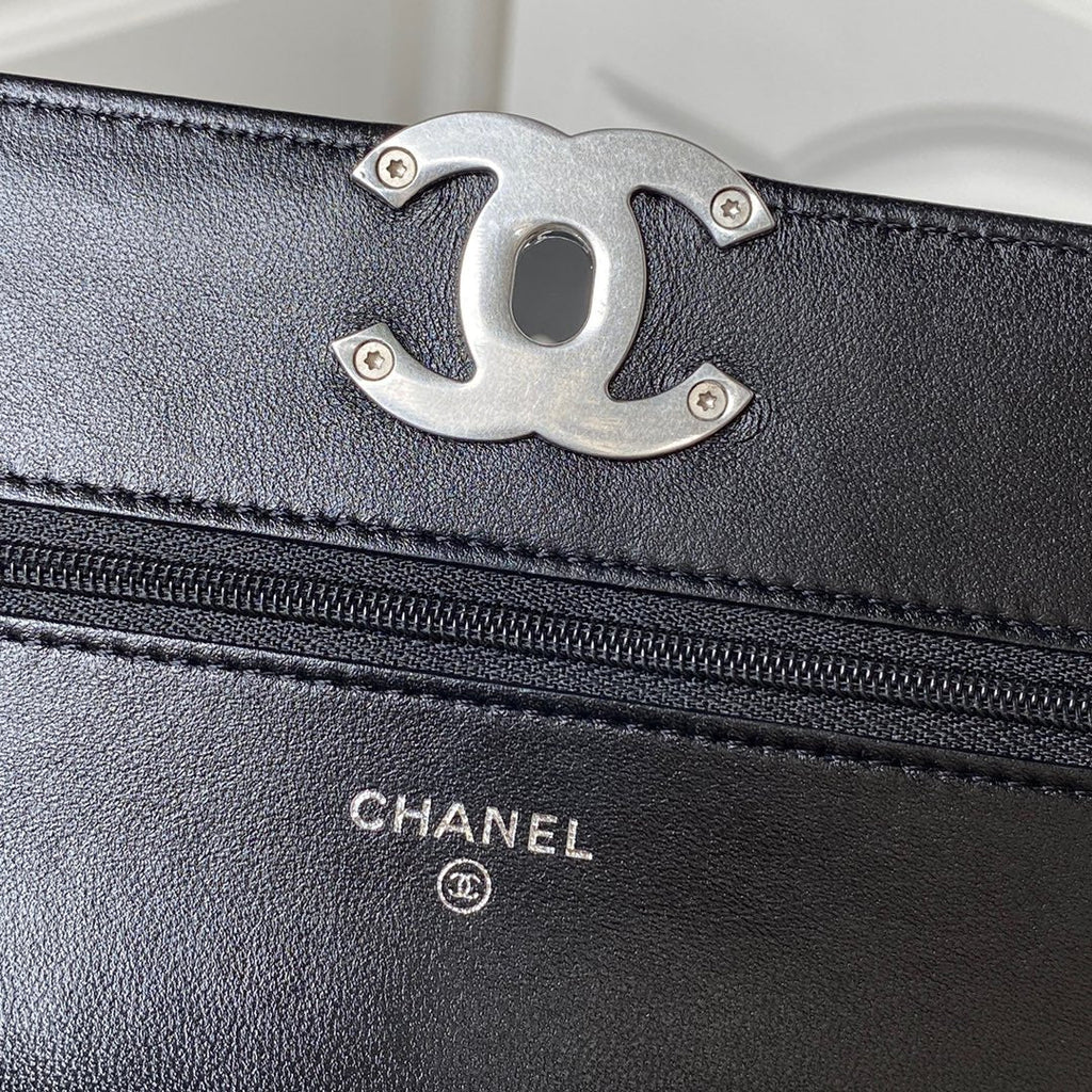 19 WOC LAMBSKIN SILVER HARDWARE