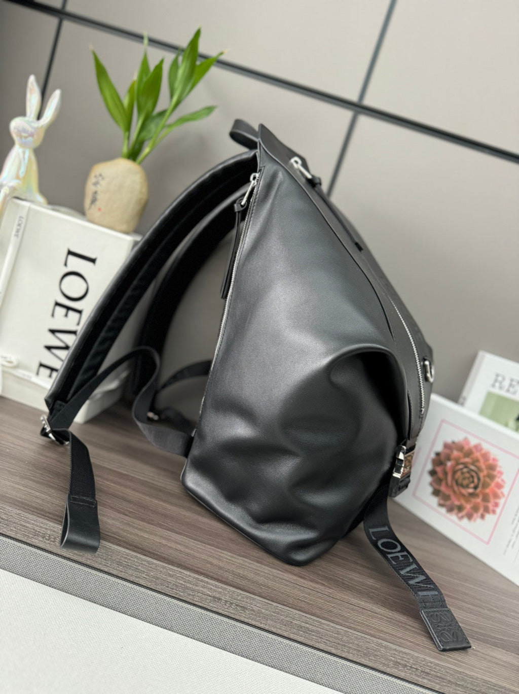L*E 41 SMALL CONVERTIBLE BACKPACK IN BLACK CLASSIC CALFSKIN