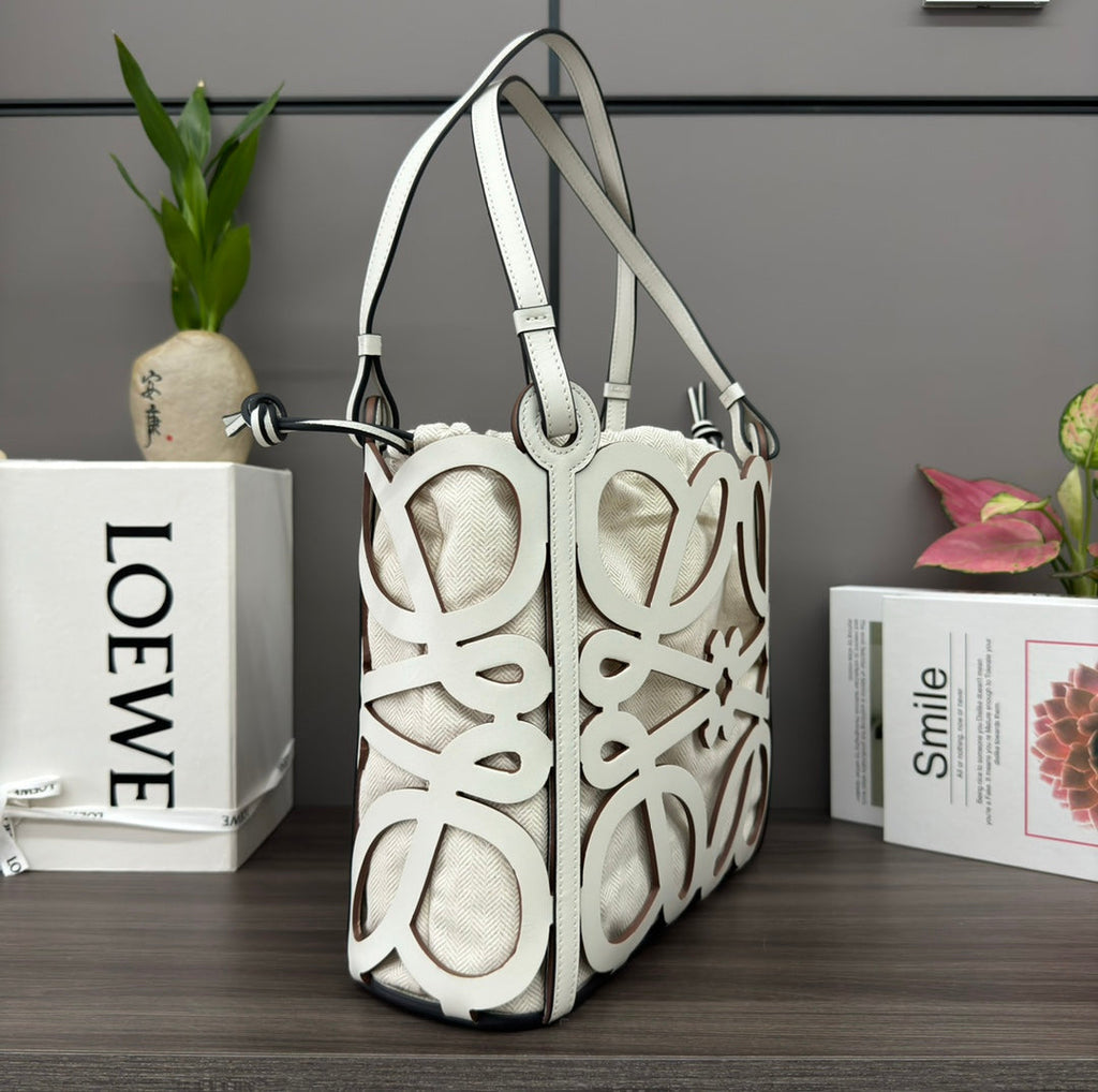 L*E 32 ANAGRAM CUT-OUT CROSSBODY IN WHITE CLASSIC CALFSKIN AND CANVAS