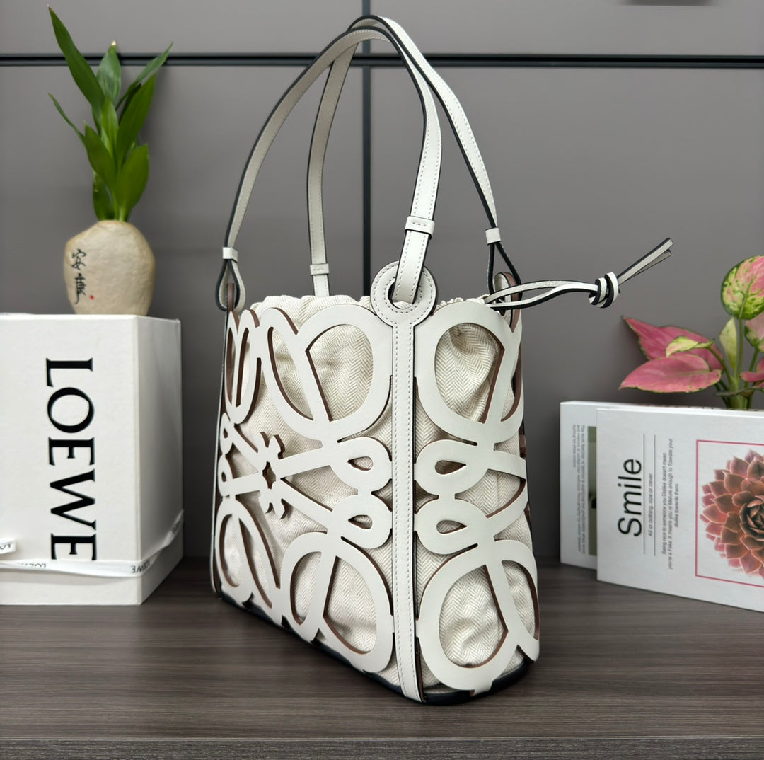 L*E 32 ANAGRAM CUT-OUT CROSSBODY IN WHITE CLASSIC CALFSKIN AND CANVAS