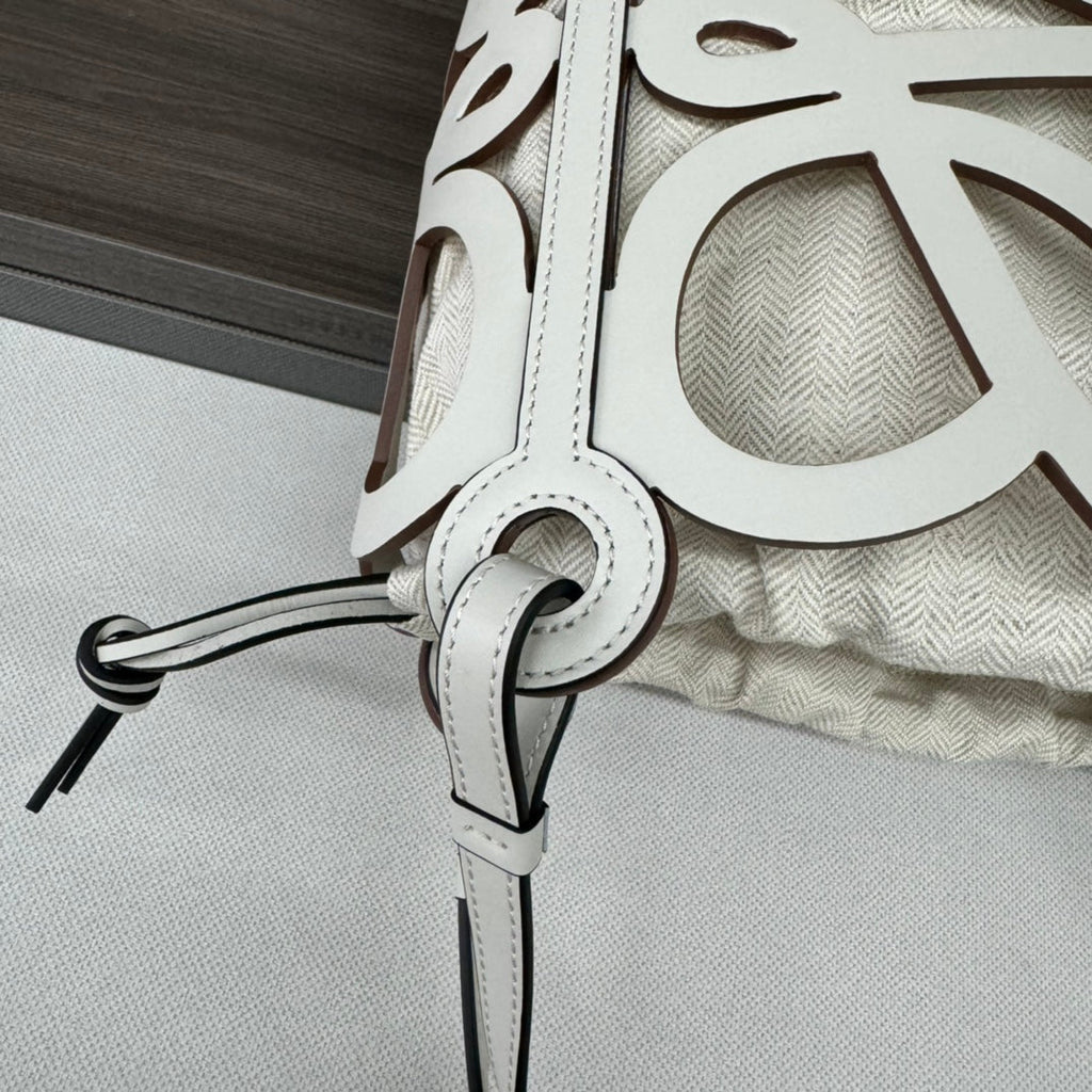 L*E 32 ANAGRAM CUT-OUT CROSSBODY IN WHITE CLASSIC CALFSKIN AND CANVAS