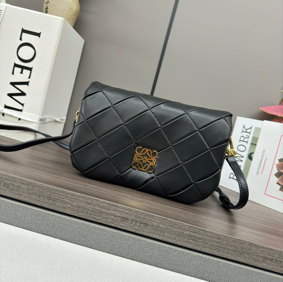 L*E 20 PUFFER G*ya BAG IN BLACK NAPPA LAMBSKIN
