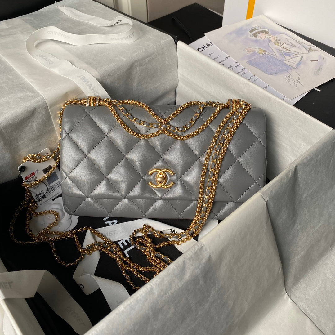 24A CLASSIC FLAP BAG LAMBSKIN GOLD HARDWARE