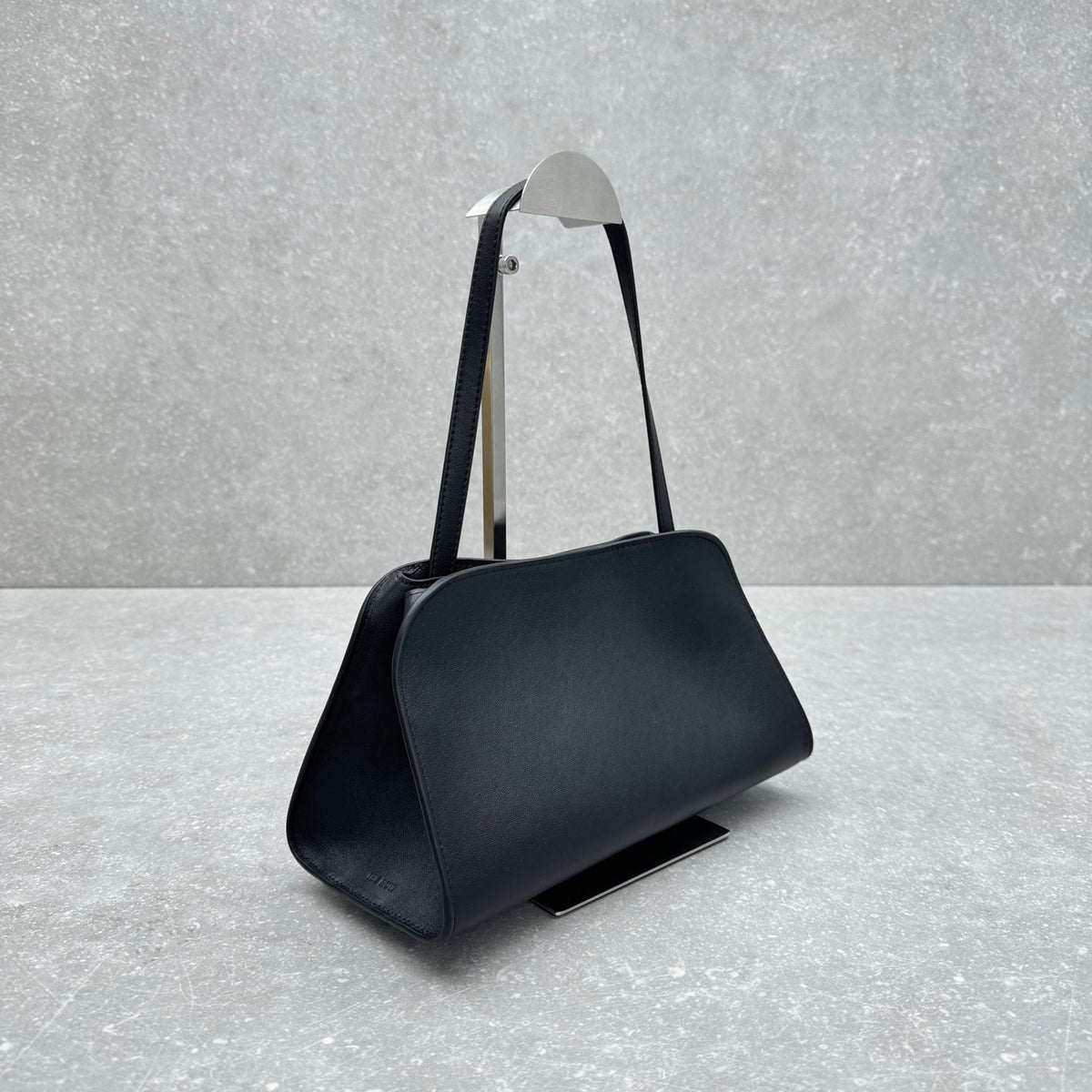The R*w 2025 Peggy Clutch 28cm Black Leather
