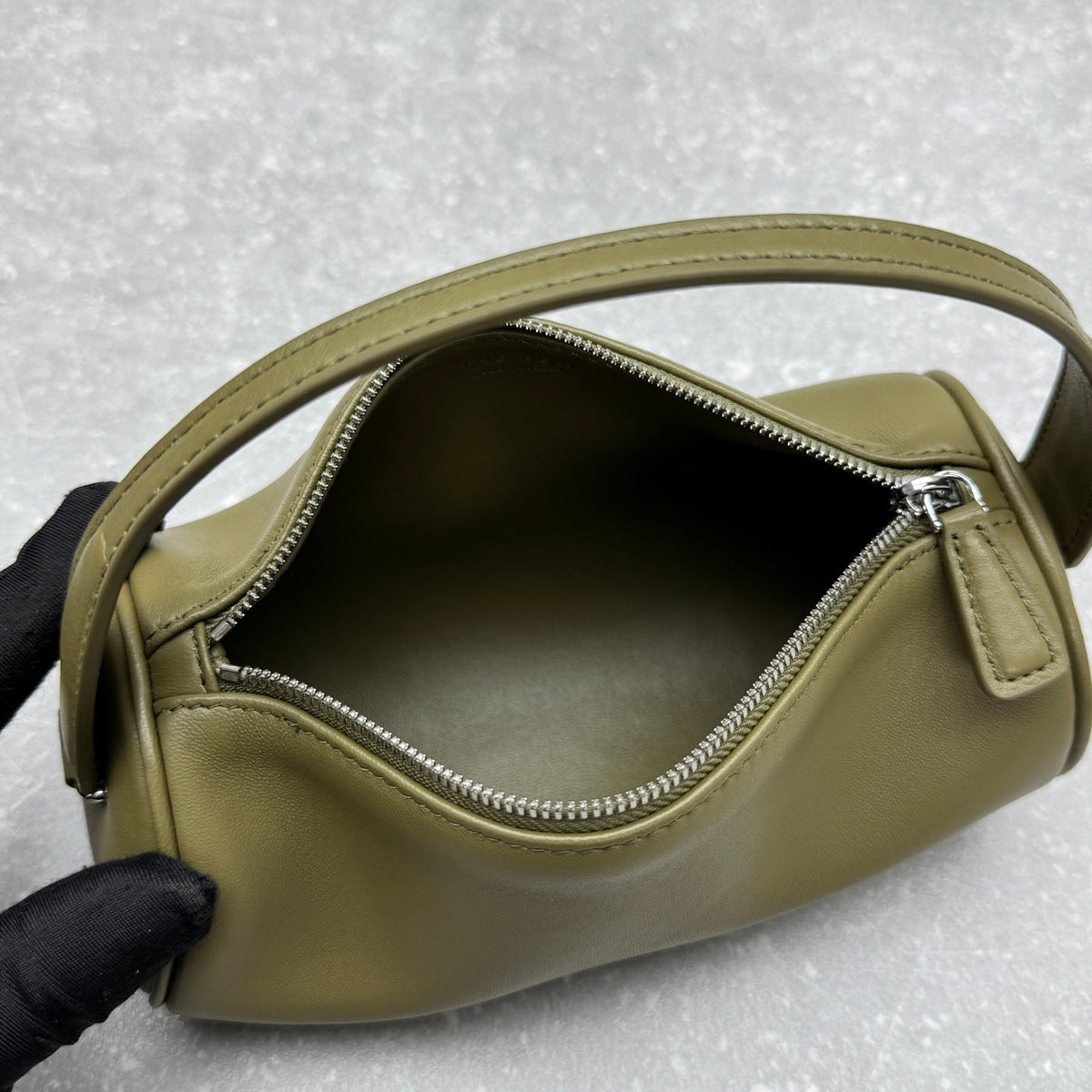 The R*w 2025 Round 90's Bag Leather