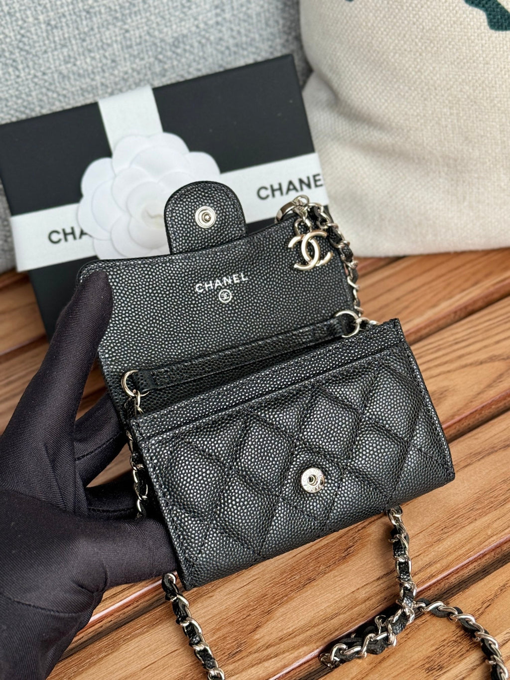 C*C 24 Classic Wallet On Chain 11cm Black Sliver Metal Caviar
