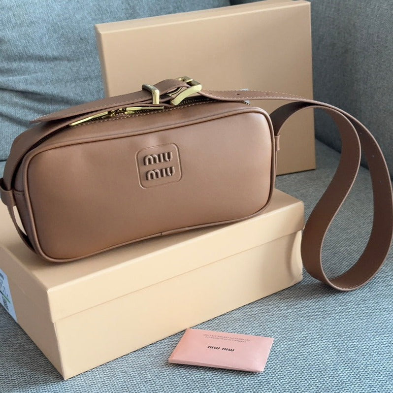 BAGUETTE BAG CALFSKIN