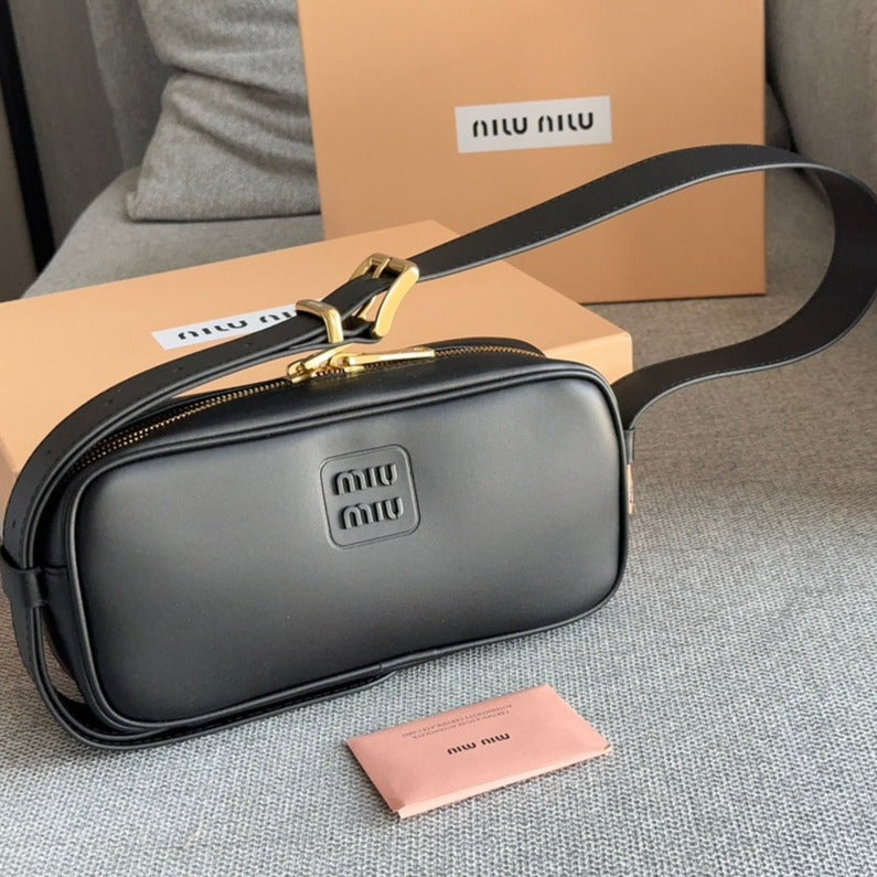 BAGUETTE BAG CALFSKIN