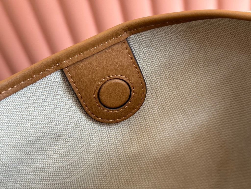 BODY MEDIUM SHOULDER BAD 49 IN BEIGE MONOGRAM CANVAS AND BROWN CALFSKIN GOLD HARDWARE