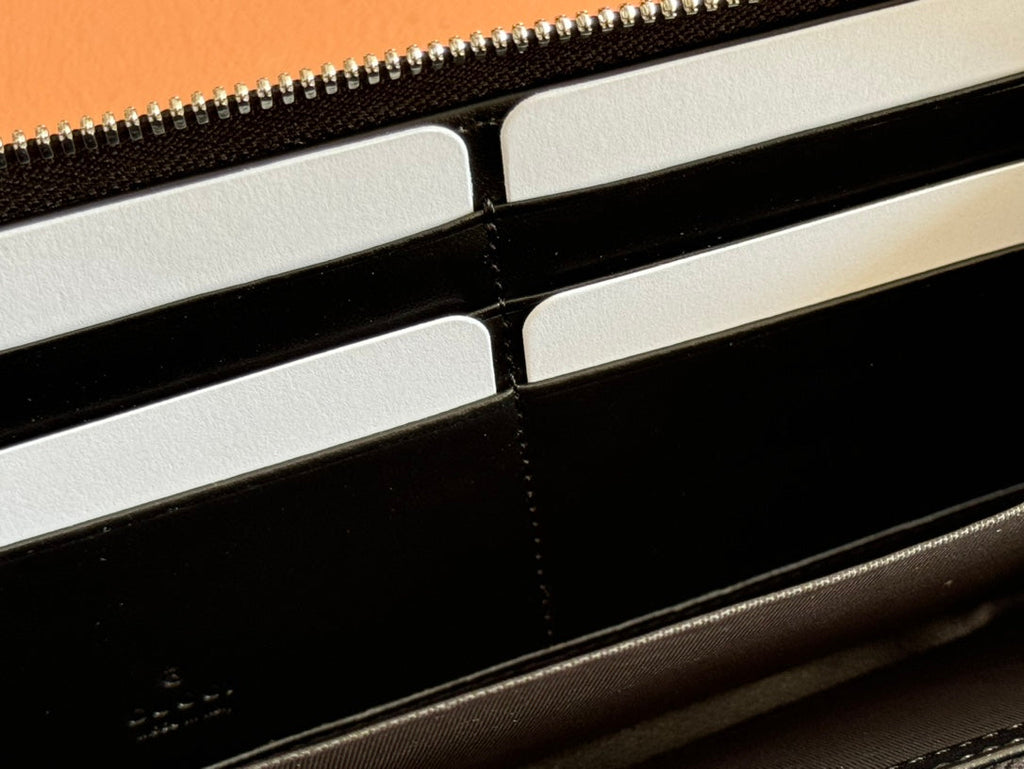G*cci Long Wallet Grey mix Black Leather