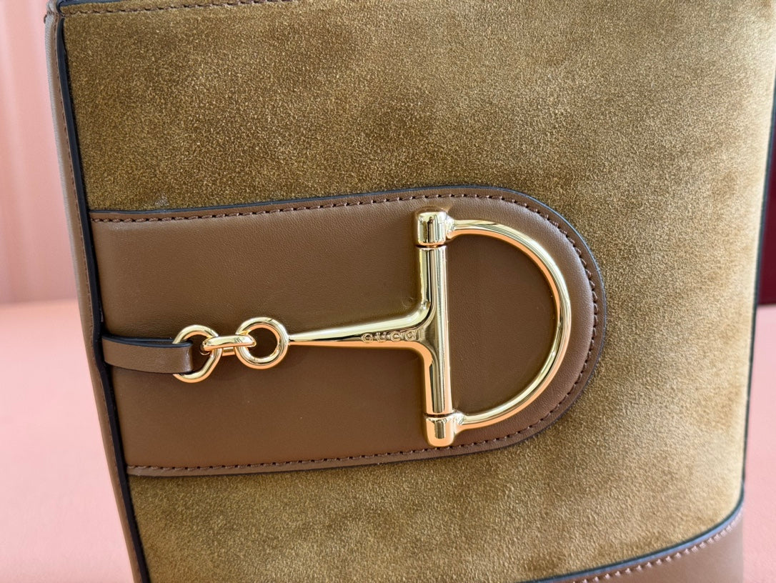 G*cci 73 Bucket Bag Suede Leather