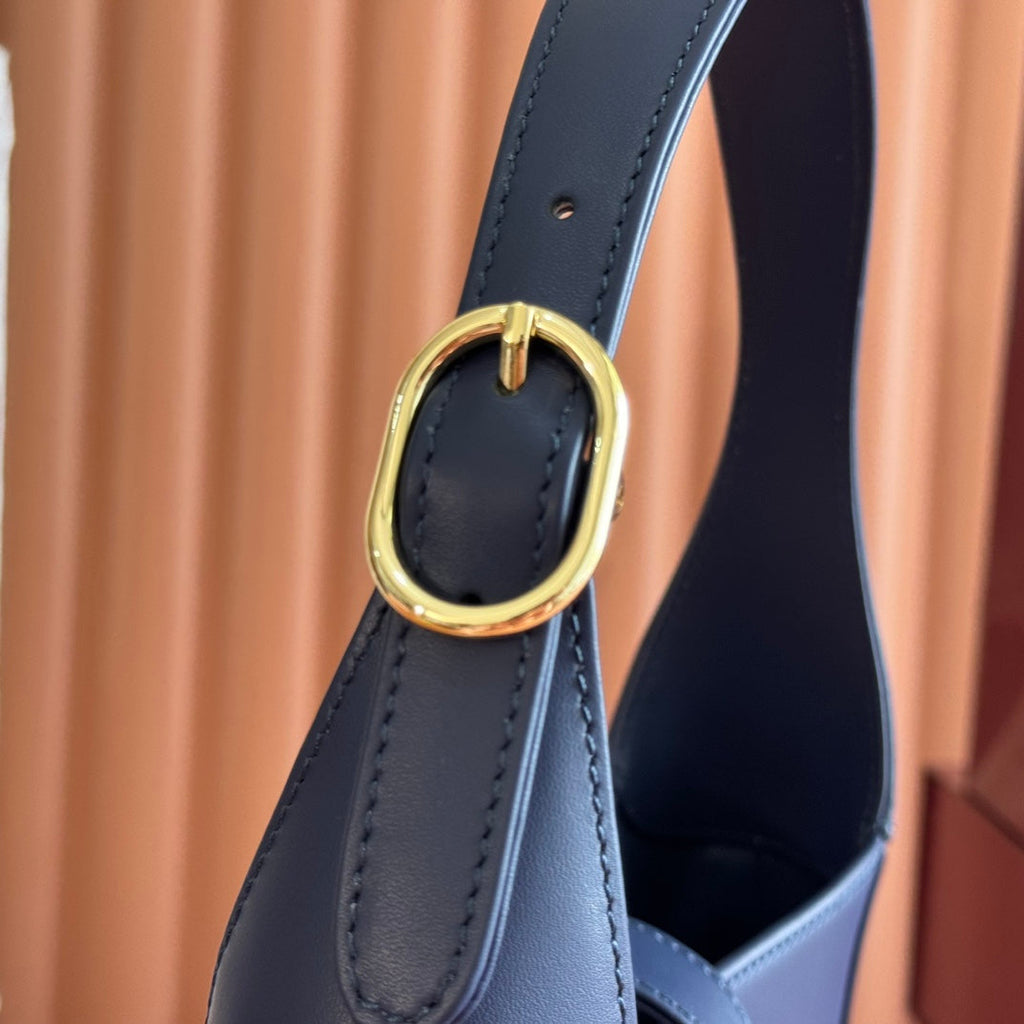 G*cci Jackie Bag Blue Leather