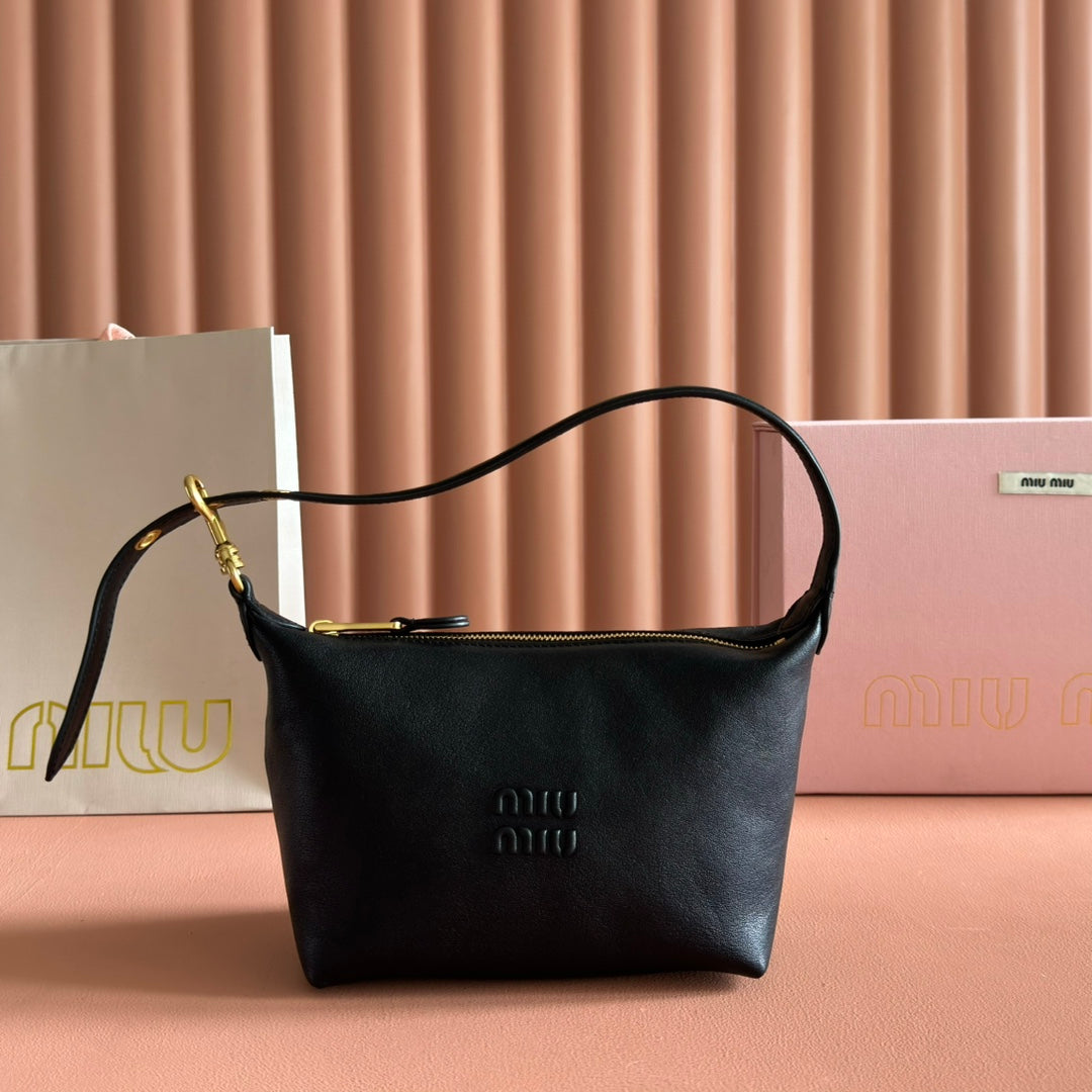 M*u Pouch Nappa leather
