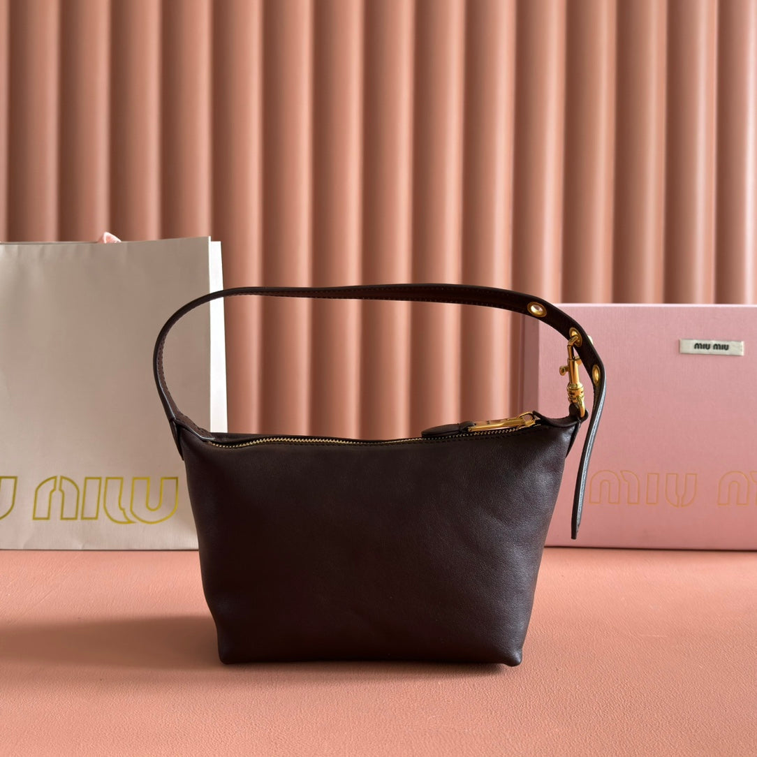 M*u Pouch 25.5cm Brown Chocolate leather