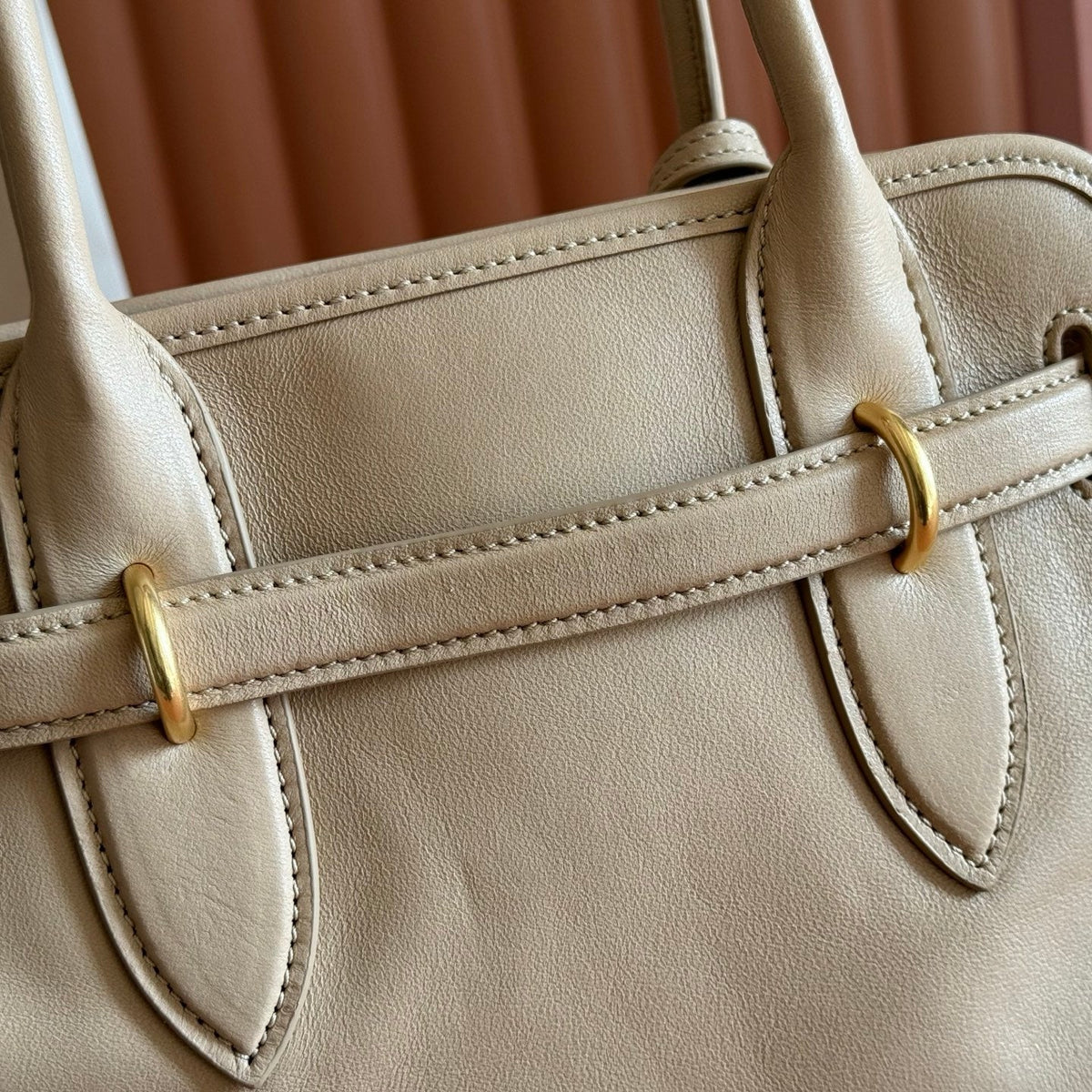 M*u Aventure Shoulder Bag Nappa Leather