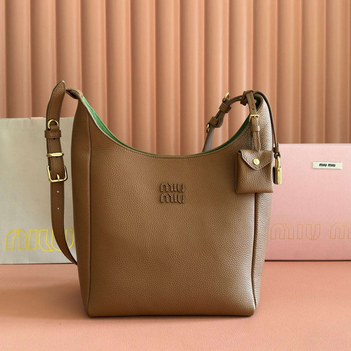 M*u Leather Bucket Bag Grain Cowhide