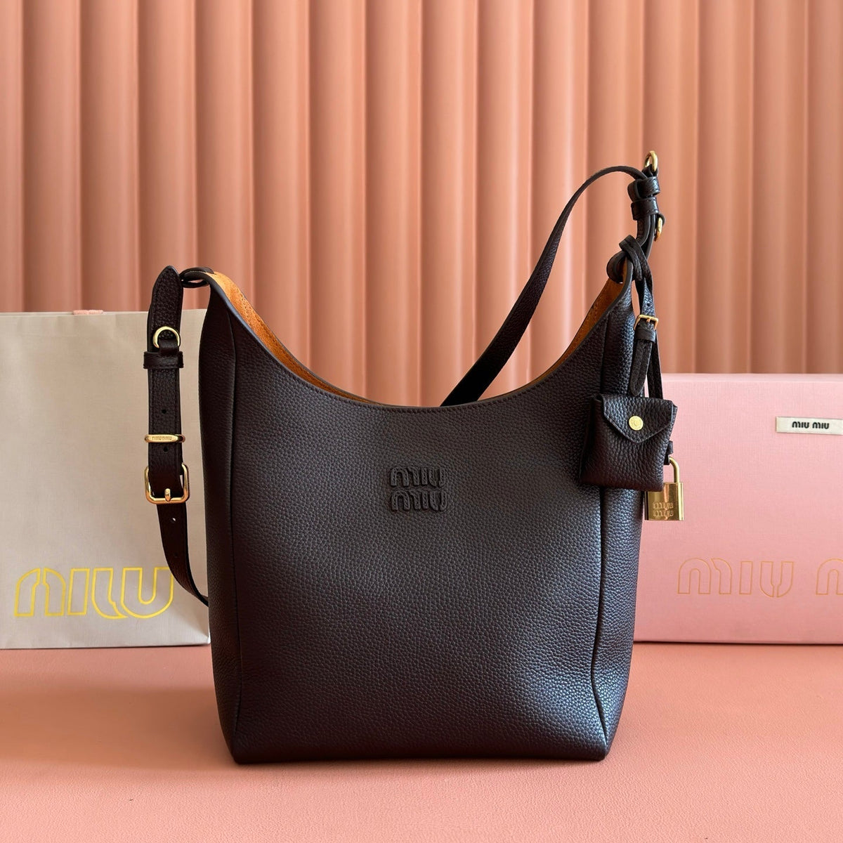 M*u Leather Bucket Bag Grain Cowhide