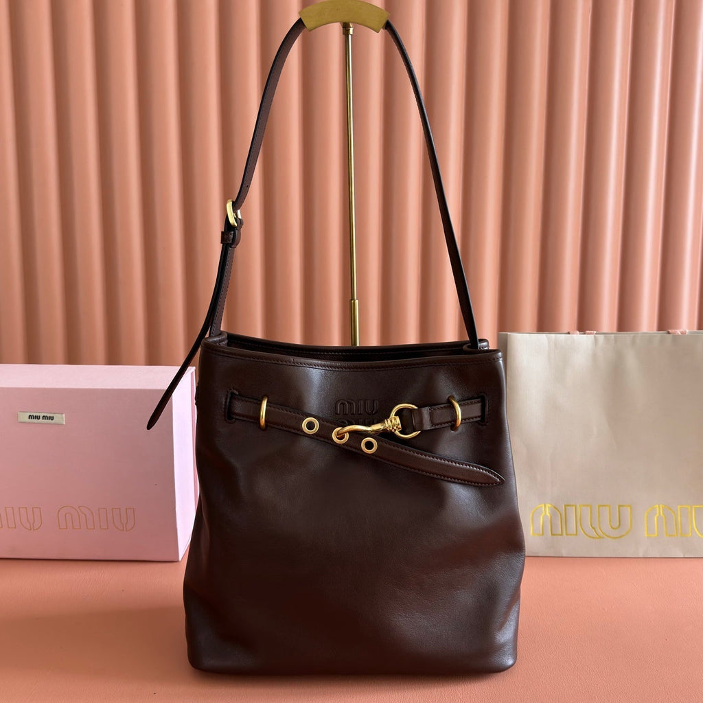 M*u 5BE101 Pouch Cowhide