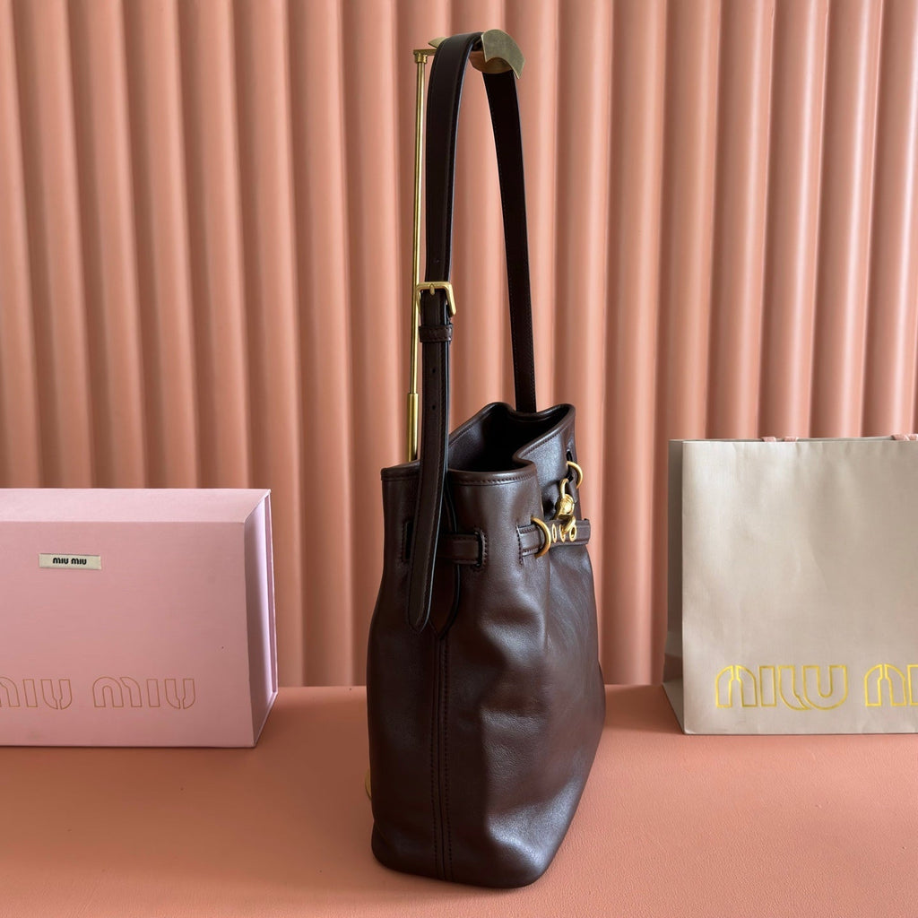 M*u 5BE101 Pouch Cowhide