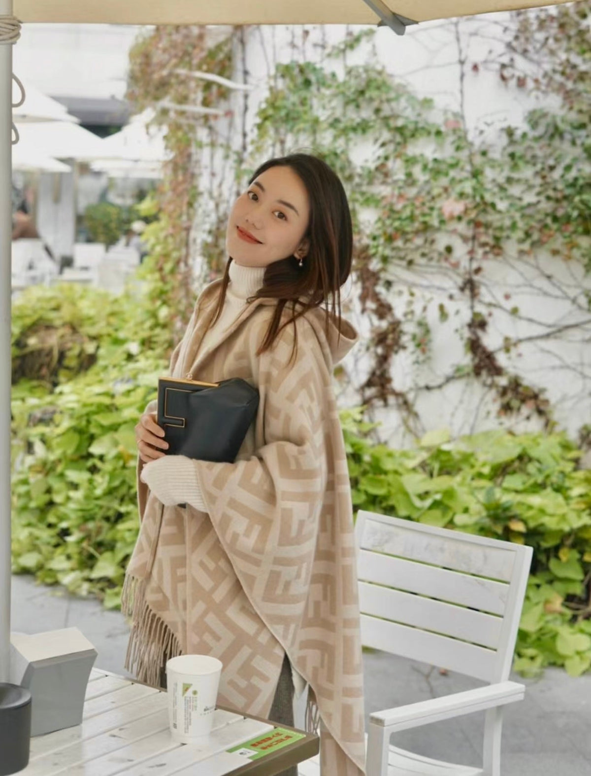 F*F PONCHO IN TUSCAN BEIGE CASHMERE