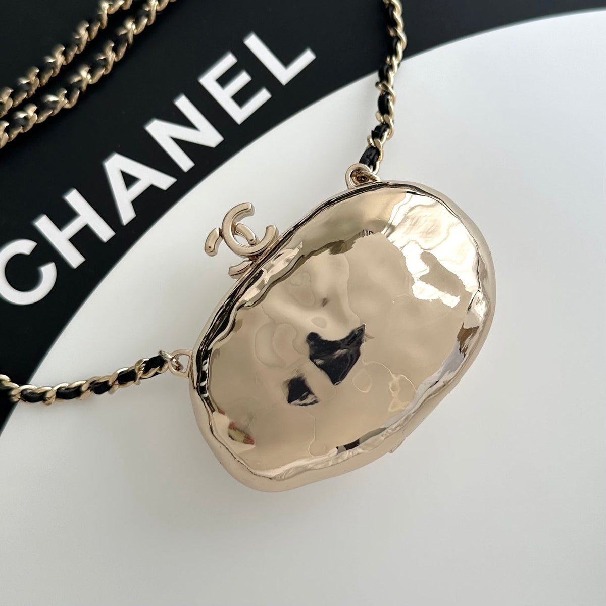 C*C 2026 Pouch With Chain Strap 8cm Gold Hammered Metal