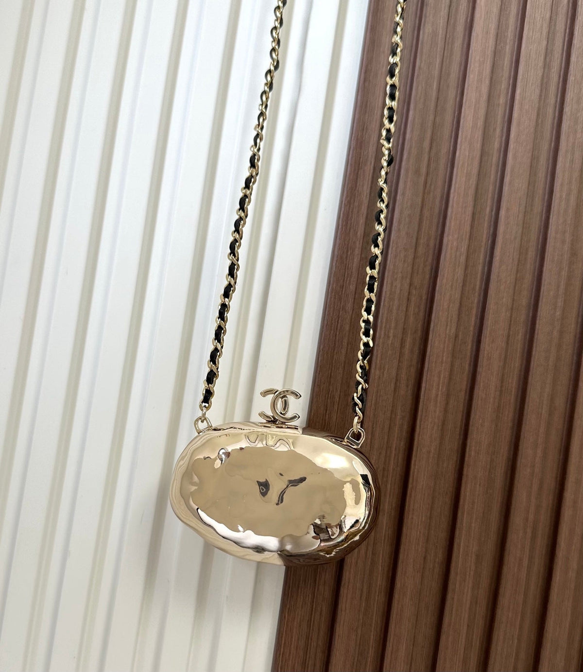 C*C 2026 Pouch With Chain Strap 8cm Gold Hammered Metal