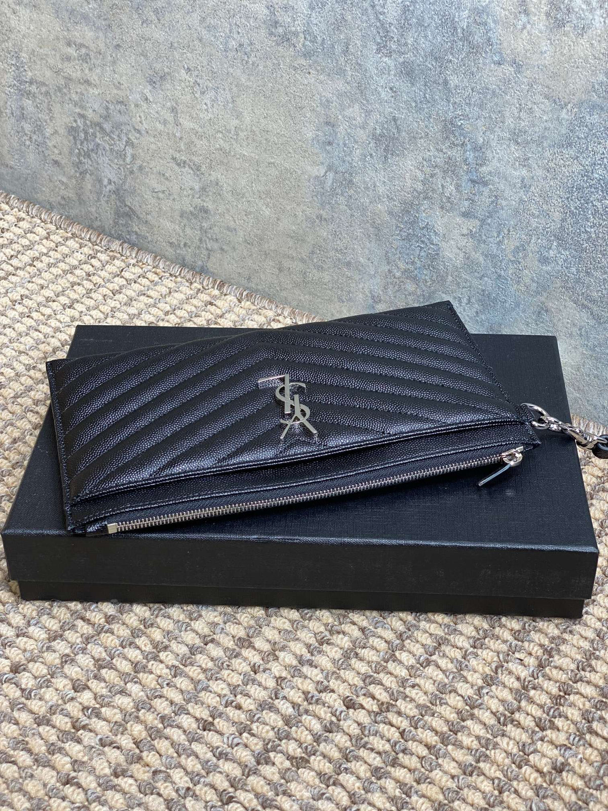 Y*S*L Hardware Logo Zipper Clutch 23cm Black Caviar Cowhide